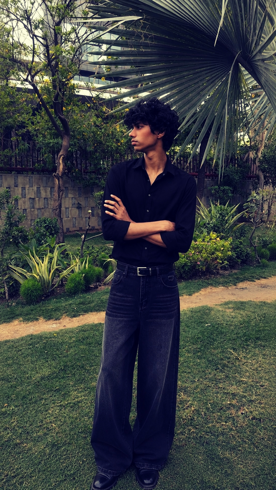 ArreeAshuuyawrr โ side facing