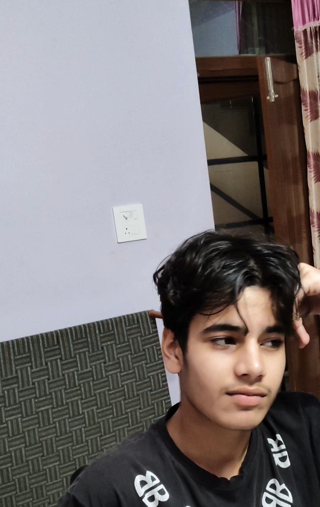 Kai — side facing