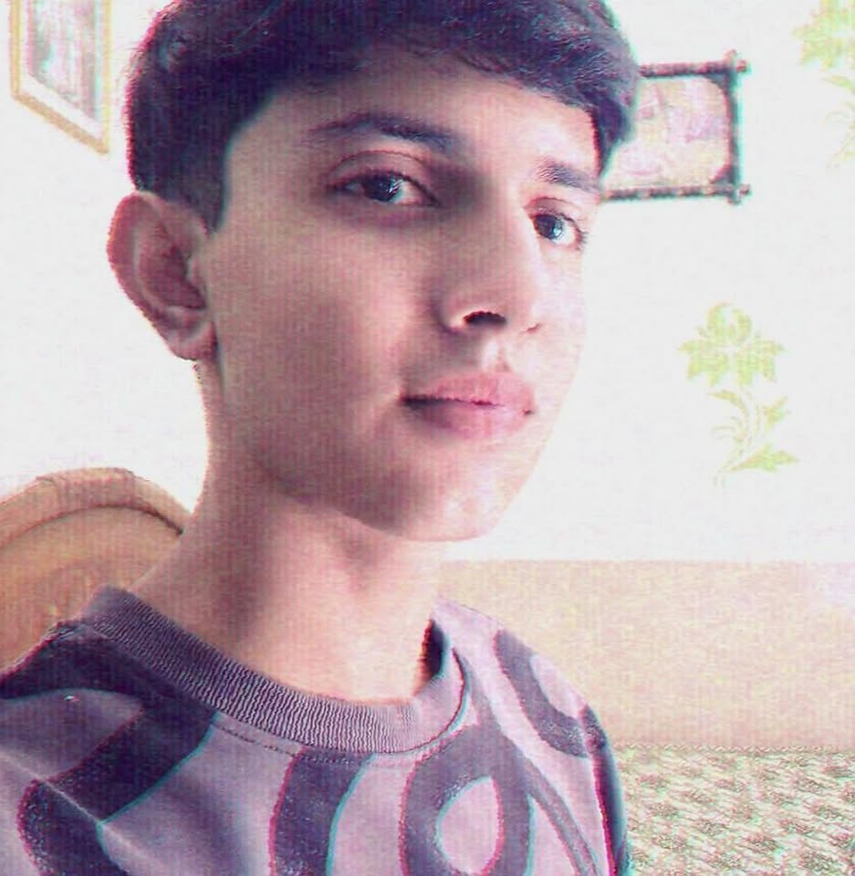 Divyank Sharma โ side facing
